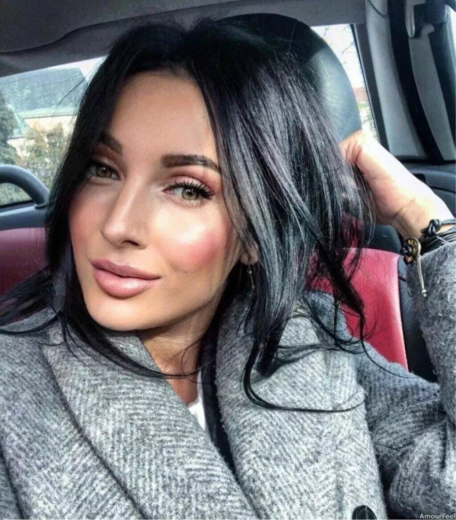Zuzana, 35