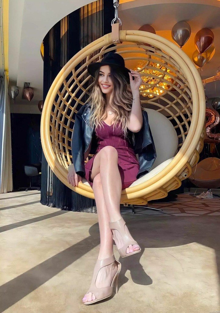 Veronika, 28