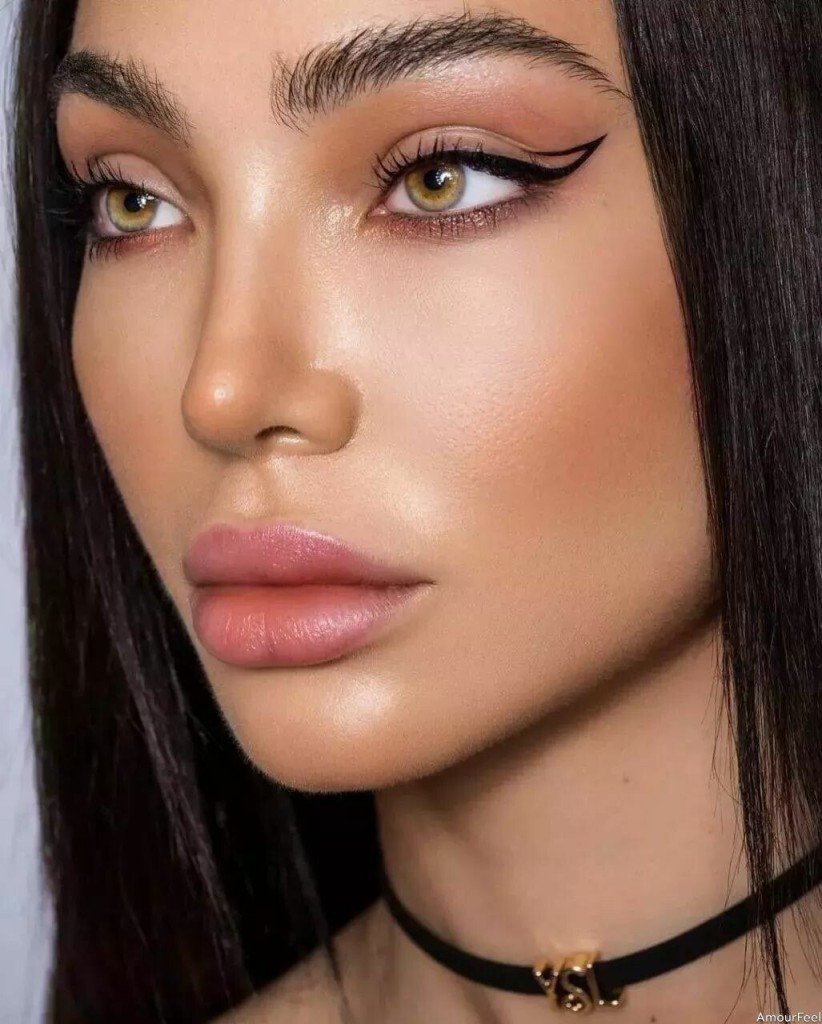 Veronika, 28