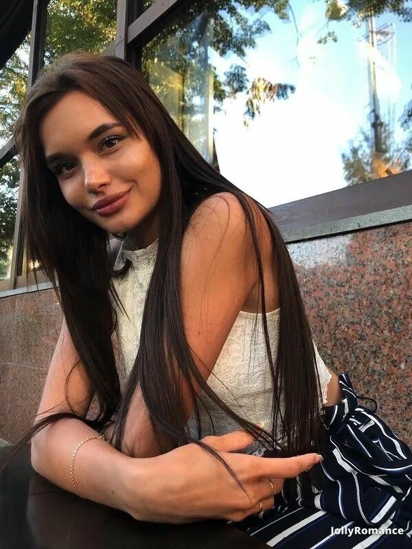 Anna, 23
