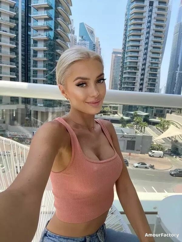 Anna, 28